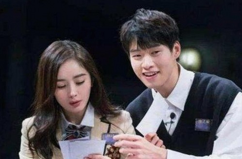 娱乐圈大瓜逐条揭秘：从女配到幕后真相的反差之旅