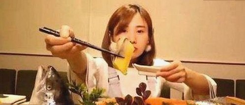 娱乐圈新宠来了！吃瓜娱乐小程序上线，博主双人小说也火了🔥